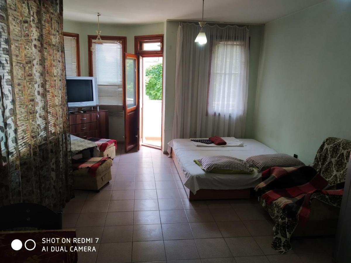 Apartment Center Varna Buitenkant foto